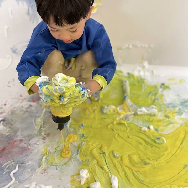 子どもの可能性を広げる「レッジョ・エミリア式」アートワークショップ体験レポート♪