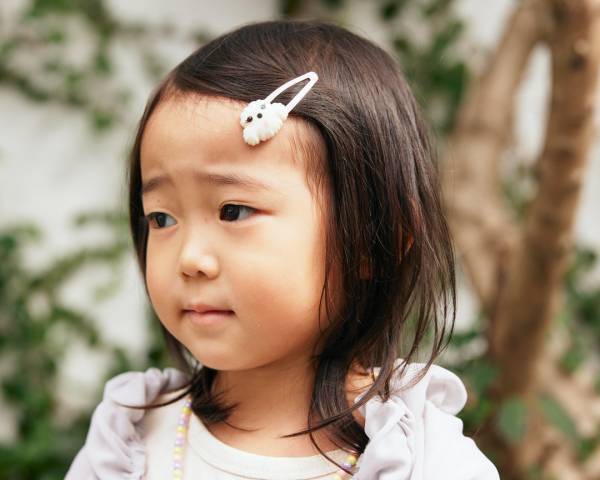 『ザラ』を使ったおしゃれな親子コーデ！ フリルブラウスで甘口が気分♪