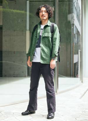 ぴったりシルエットが可愛いマタニティコーデ♡ 長めシャツ×ニットスカートでマンネリ回避！