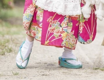 『アンティーク着物で七五三』着物に合わせるカワイイ小物はフリマアプリで賢くゲット♪