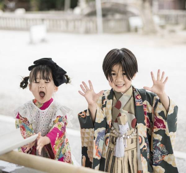 『アンティーク着物で七五三』着物に合わせるカワイイ小物はフリマアプリで賢くゲット♪