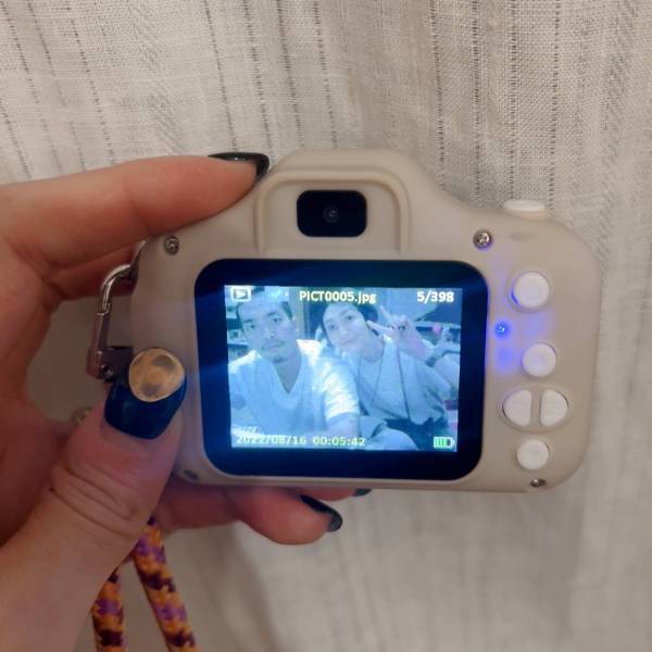 3歳の誕生日プレゼントに迷ったら！娘がどハマりしたキッズカメラ！