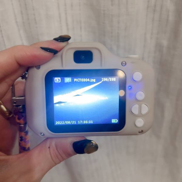 3歳の誕生日プレゼントに迷ったら！娘がどハマりしたキッズカメラ！