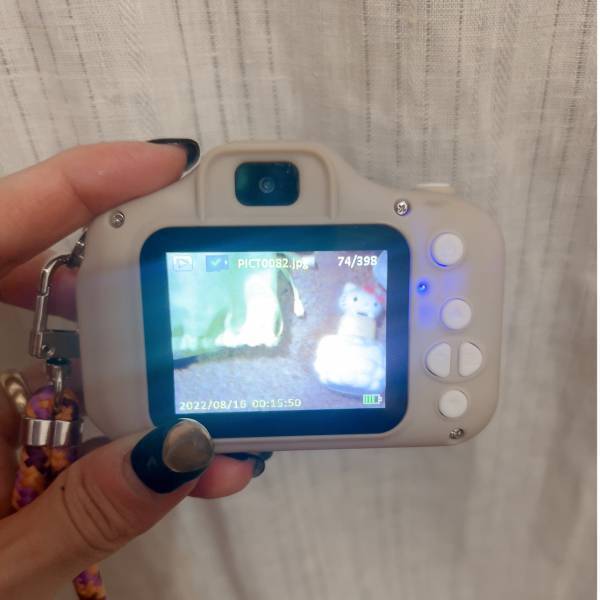 3歳の誕生日プレゼントに迷ったら！娘がどハマりしたキッズカメラ！