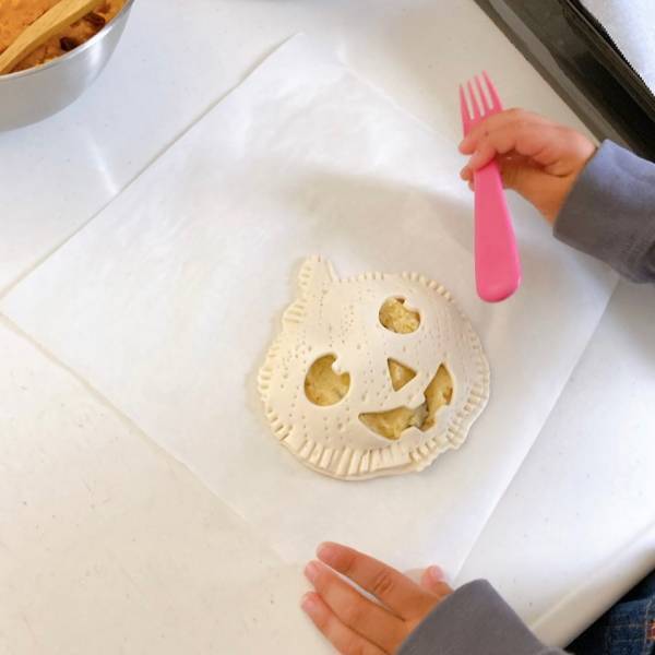子供と一緒に作る！市販のパイシートで簡単ハロウィンパイレシピ☆