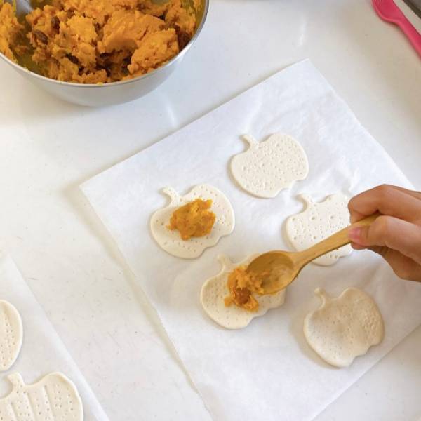 子供と一緒に作る！市販のパイシートで簡単ハロウィンパイレシピ☆