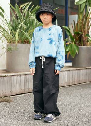 おしゃれ親子のカラーリンクコーデ！ブルー×ブラックでクールに♡