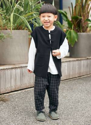 おしゃれ親子のカラーリンクコーデ！ブルー×ブラックでクールに♡