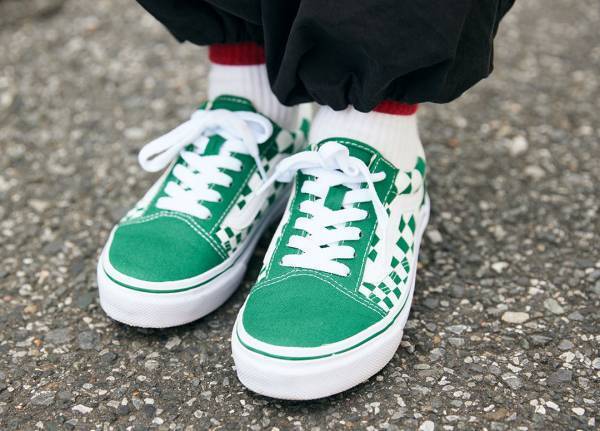 失敗しないブラックコーデ！オールインワンはニット素材を選べば品よくキマる！