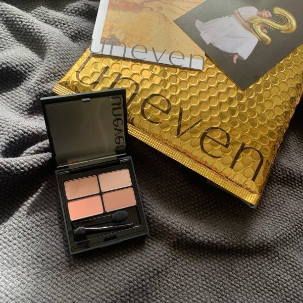 UNEVEN新作パレットを使った秋のカラーメイク