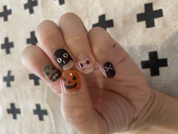 手軽で可愛いダイソーのハロウィンネイル！