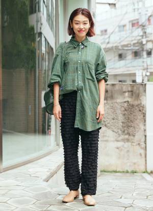 親子リンクにはチェック柄シャツがおすすめ！フリルパンツ×ブーツで甘辛MIXに♡