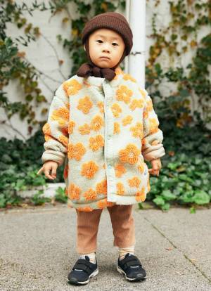 古着MIXのおしゃれなファミリーコーデ！冬は断然ポップなカラーが気分♪