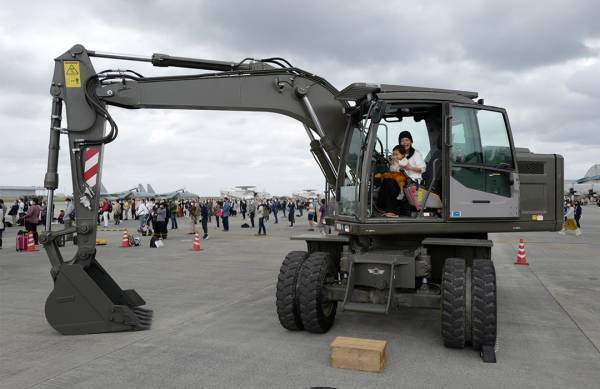 「美ら島エアーフェスタ2022」武智志穂の沖縄でのんびり双子育児 Vol.28 | HugMug