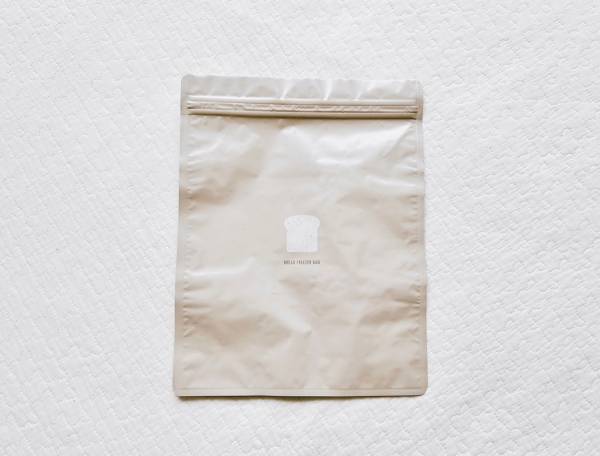 「愛用ジップ付き袋と、息子のサロペットコーデ」Kanocoのしあわせ時間 Vol.15 | HugMug