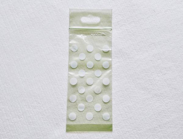 「愛用ジップ付き袋と、息子のサロペットコーデ」Kanocoのしあわせ時間 Vol.15 | HugMug