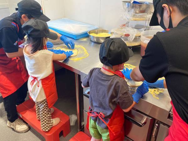 親子でピザづくり体験！ ドミノ・ピザの「ピザアカデミー」に参加してきました | HugMug - 親子で楽しむファッションやライフスタイル情報を届けるママメディア