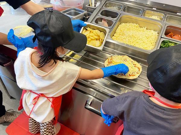 親子でピザづくり体験！ ドミノ・ピザの「ピザアカデミー」に参加してきました | HugMug - 親子で楽しむファッションやライフスタイル情報を届けるママメディア