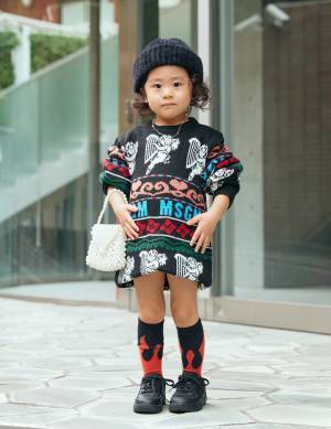 【おしゃれすぎる女の子の秋コーデ 6選】 一枚でサマになるおしゃれアイテムは必見！ | HugMug - 親子で楽しむファッションやライフスタイル情報を届けるママメディア