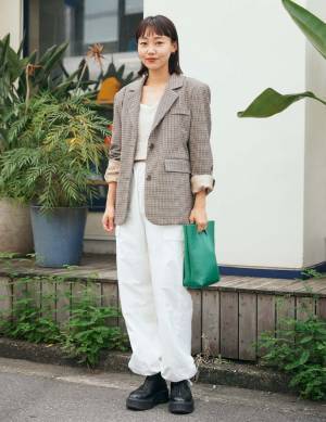 定番派？ 個性派？【高感度ママが愛用するブラックショートブーツ6選】 | HugMug - 親子で楽しむファッションやライフスタイル情報を届けるママメディア