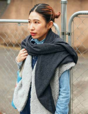 【センスのいいママ愛用のマフラー6選】 おしゃれに防寒しよう！ | HugMug - 親子で楽しむファッションやライフスタイル情報を届けるママメディア