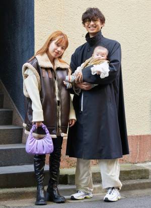 ママでもできるミニ丈コーデ♡ ムートンベスト×ロングブーツでY2Kムード！ | HugMug - 親子で楽しむファッションやライフスタイル情報を届けるママメディア