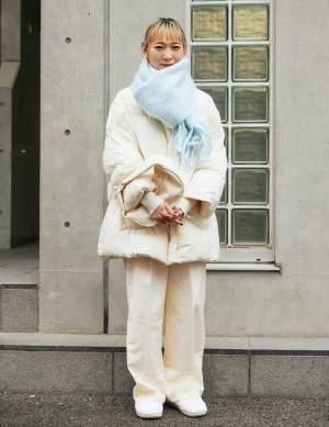 着回し力抜群で優秀すぎ！【 ホワイト＆ブラックアウターSNAP8選 】 | HugMug - 親子で楽しむファッションやライフスタイル情報を届けるママメディア