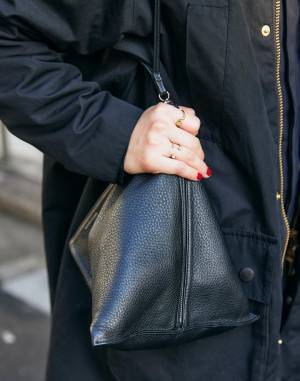 古着MIXで簡単サマ見え！ママのオールブラックコーデにも要注目♡ | HugMug