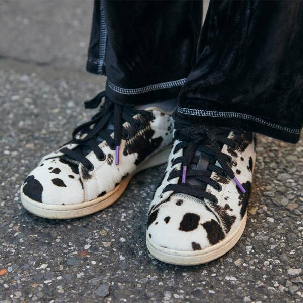 公園にもタウンユースにも！ 【高感度ママ愛用の万能スニーカー7選】 | HugMug