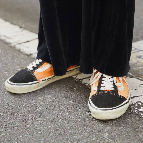 公園にもタウンユースにも！ 【高感度ママ愛用の万能スニーカー7選】 | HugMug