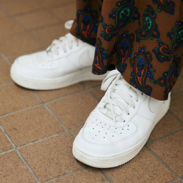 公園にもタウンユースにも！ 【高感度ママ愛用の万能スニーカー7選】 | HugMug