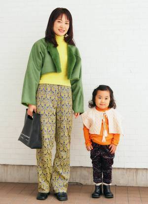 『マーキーズ』のオレンジトップスがめちゃかわ♡ 冬こそビタミンカラーをまとって！ | HugMug