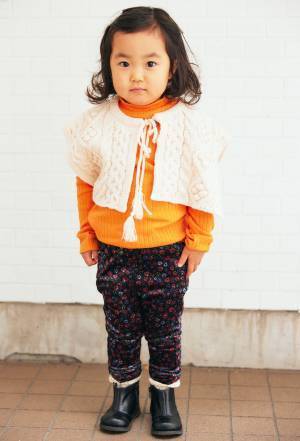 『マーキーズ』のオレンジトップスがめちゃかわ♡ 冬こそビタミンカラーをまとって！ | HugMug