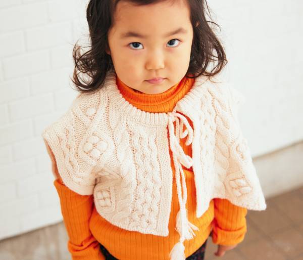 『マーキーズ』のオレンジトップスがめちゃかわ♡ 冬こそビタミンカラーをまとって！ | HugMug