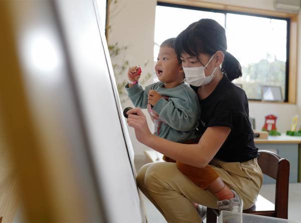 「夢のような室内・外施設『プレイヴィル（Playville）』体験レポート！」武智志穂の沖縄でのんびり双子育児 Vol.29 | HugMug