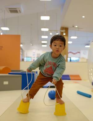 「夢のような室内・外施設『プレイヴィル（Playville）』体験レポート！」武智志穂の沖縄でのんびり双子育児 Vol.29 | HugMug