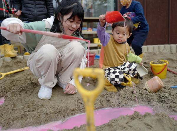 「夢のような室内・外施設『プレイヴィル（Playville）』体験レポート！」武智志穂の沖縄でのんびり双子育児 Vol.29 | HugMug