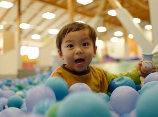 「夢のような室内・外施設『プレイヴィル（Playville）』体験レポート！」武智志穂の沖縄でのんびり双子育児 Vol.29 | HugMug
