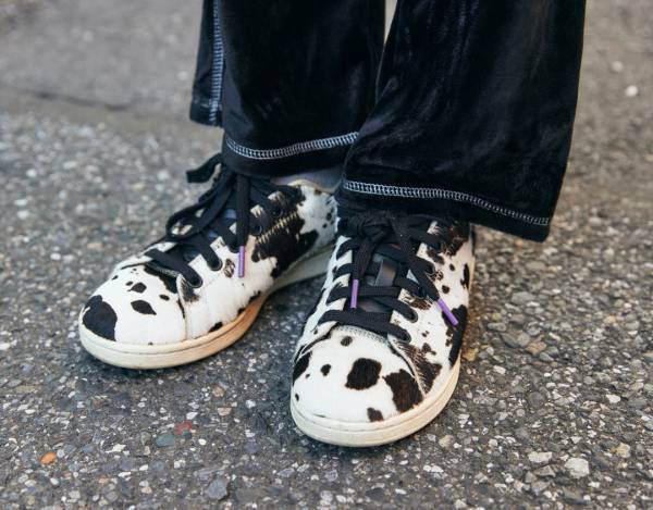 フライトキャップで旬度爆上げ！ベロアパンツでなかよし親子コーデに♡ | HugMug