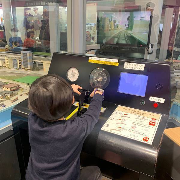 入館料安いっっ！！乗り物好きキッズ大喜びの「電車とバスの博物館」 | HugMug