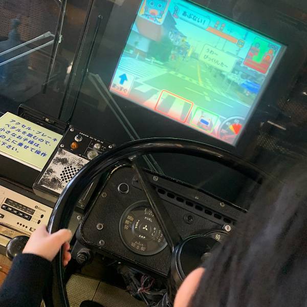 入館料安いっっ！！乗り物好きキッズ大喜びの「電車とバスの博物館」 | HugMug