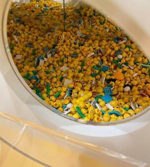 レゴストアで、【世界でひとつだけのミニフィギュア作り】に挑戦！ | HugMug