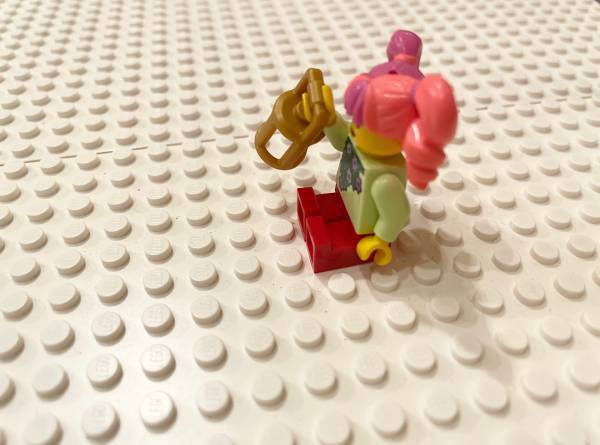 レゴストアで、【世界でひとつだけのミニフィギュア作り】に挑戦！ | HugMug