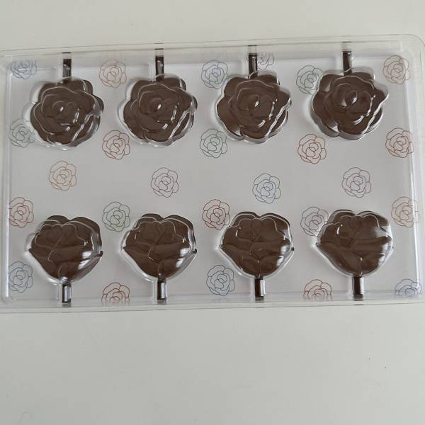 もうすぐバレンタイン♡100均のアイテムで親子で楽しくチョコ作り！ | HugMug