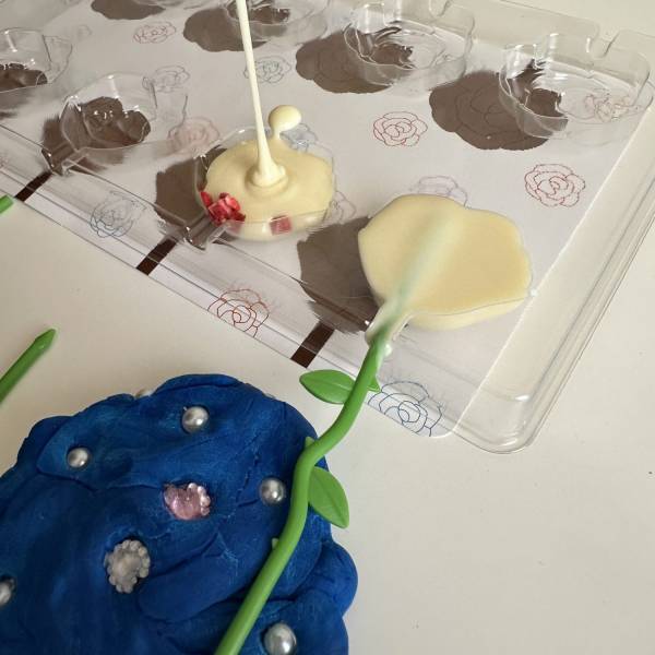 もうすぐバレンタイン♡100均のアイテムで親子で楽しくチョコ作り！ | HugMug