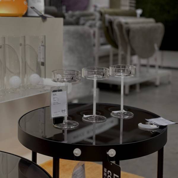 有名デザイナーのインテリアがIKEA価格で買える！IKEA新作「VARMBLIXT」 | HugMug