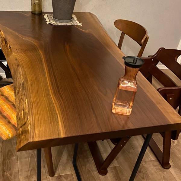 【100均アイテム】これでスッキリ！テーブル下収納アイデア | HugMug