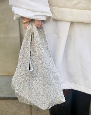 『GU』のニットトップスが優秀！古着アウターをオンすれば即おしゃれ見え | HugMug