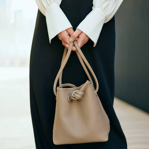 【BEAMSママ＆パパの卒園式・入園入学式コーデ６選】自分らしいスタイリングのコツは？ | HugMug