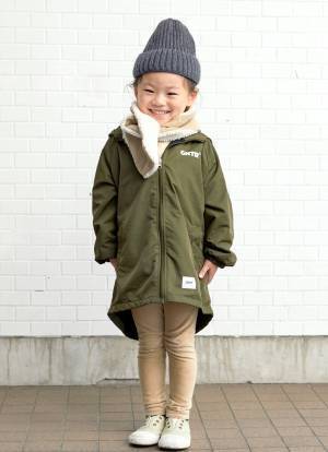 旬のバラクラバはグリーンが可愛い♡アースカラーでまとめたおしゃれな親子コーデ | HugMug